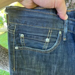 Levi’s like raw denim, they are not. Clean crisp fit.